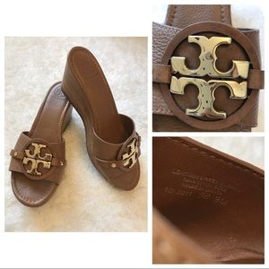 Tory Burch Patti Wedges Sandals Gold Logo 9 shoes